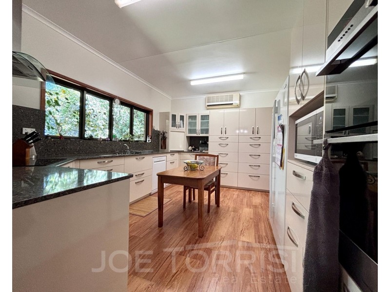 27 Anzac Avenue, Mareeba QLD 4880