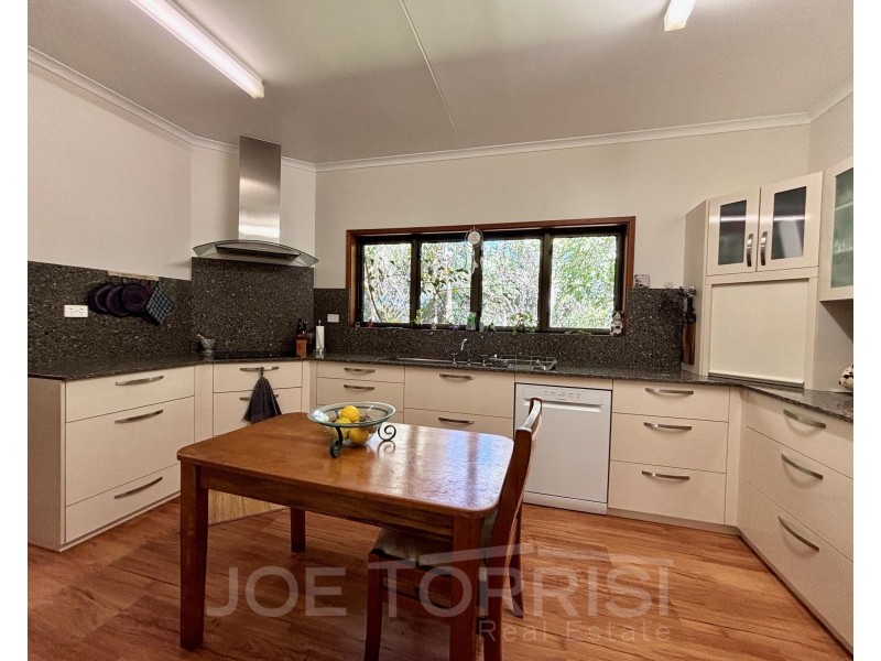 27 Anzac Avenue, Mareeba QLD 4880