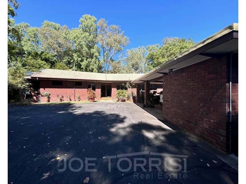 27 Anzac Avenue, Mareeba QLD 4880
