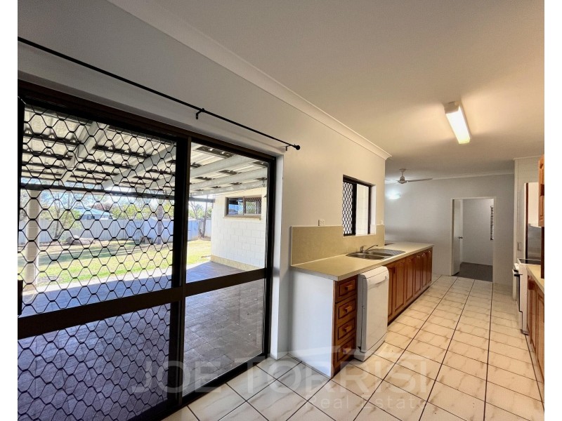 25 Rains Street, Mareeba QLD 4880