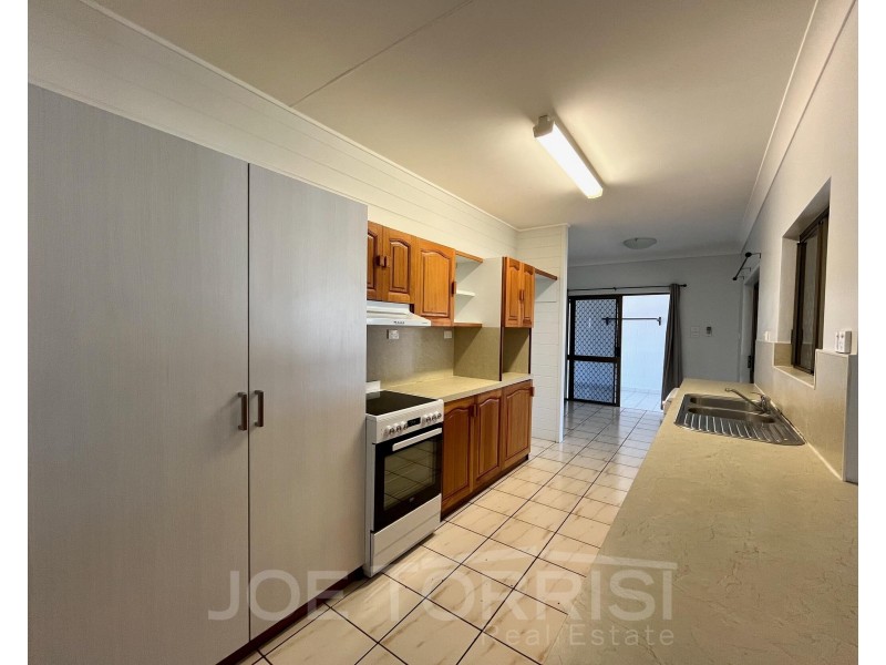 25 Rains Street, Mareeba QLD 4880