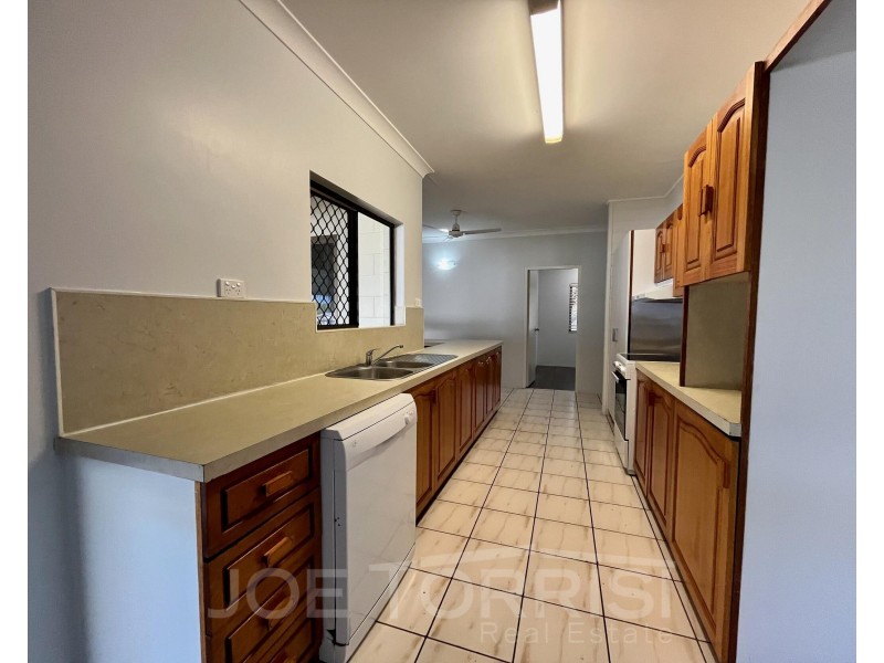 25 Rains Street, Mareeba QLD 4880
