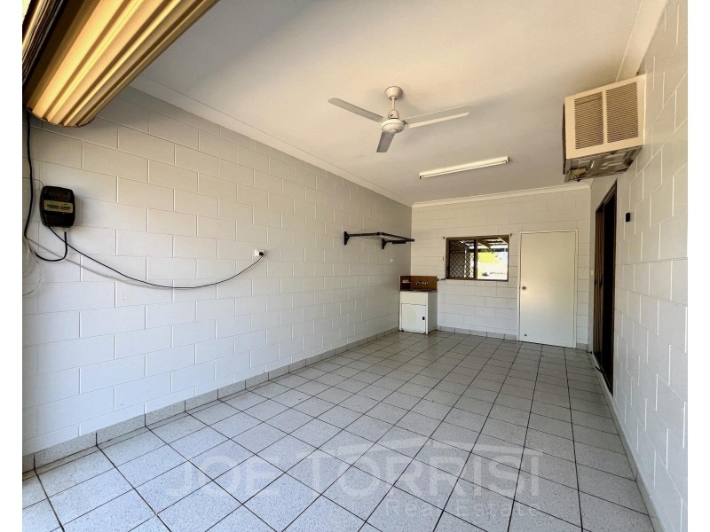 25 Rains Street, Mareeba QLD 4880