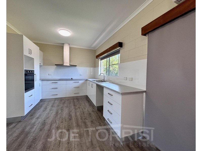 14 Hastings Drive, Mareeba QLD 4880