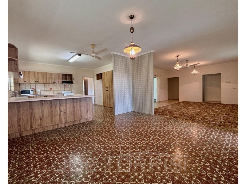 7 Bailey Street, Mareeba QLD 4880