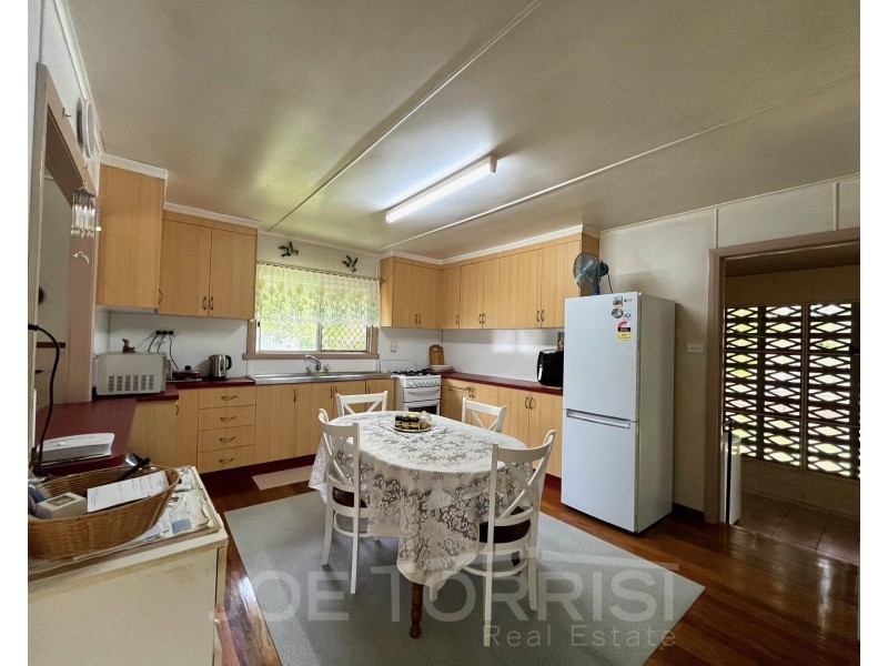 8 Beames Street, Mareeba QLD 4880