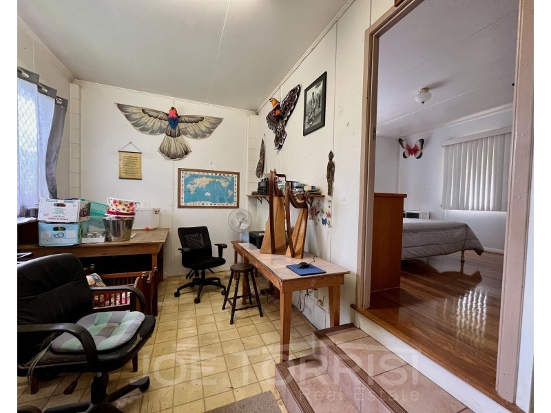 8 Beames Street, Mareeba QLD 4880