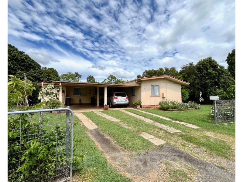 8 Beames Street, Mareeba QLD 4880