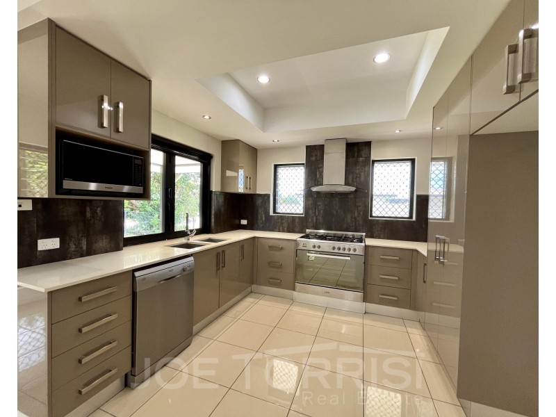 31 Amaroo Drive, Mareeba QLD 4880