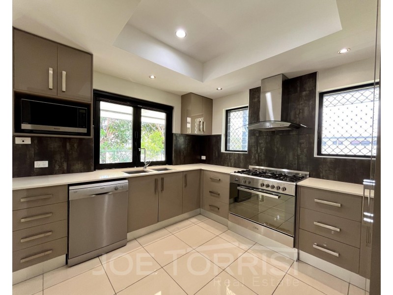 31 Amaroo Drive, Mareeba QLD 4880