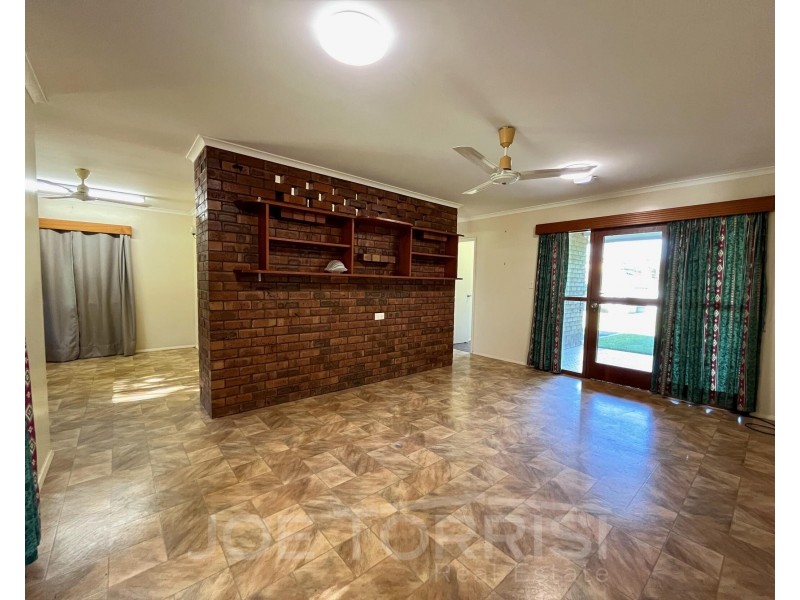 42 Martin Avenue, Mareeba QLD 4880