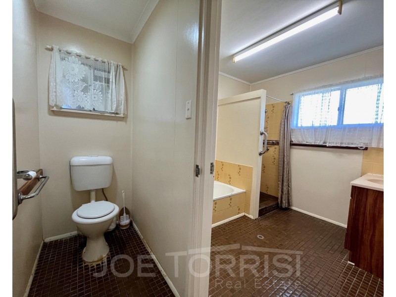 42 Martin Avenue, Mareeba QLD 4880