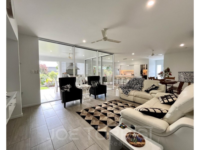 21 Yarrabee Close, Mareeba QLD 4880