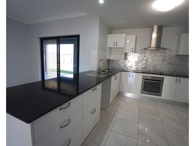 7 Sunbird Parade, Mareeba QLD 4880