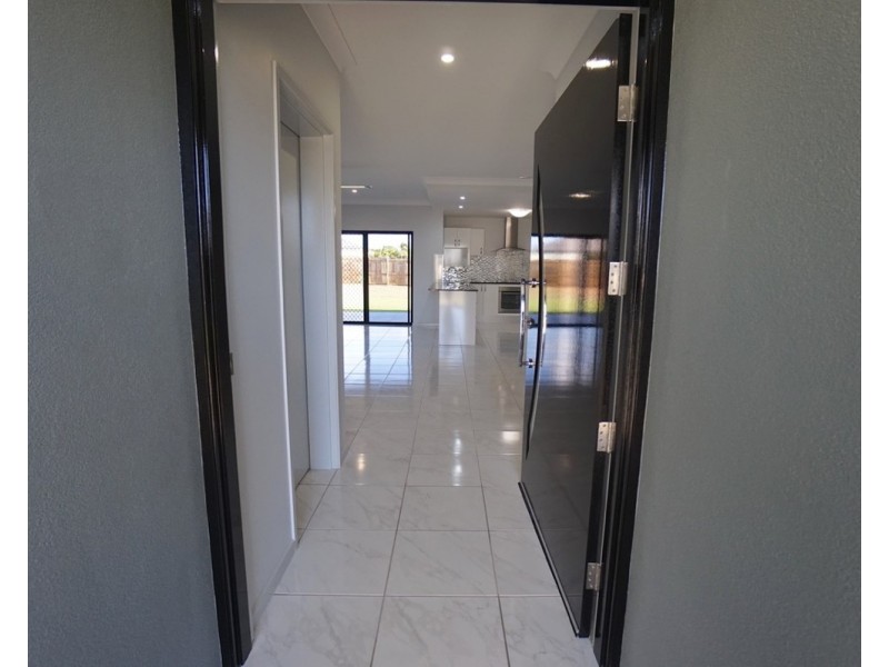 7 Sunbird Parade, Mareeba QLD 4880