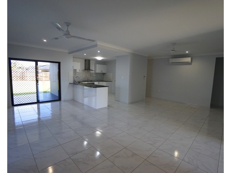 7 Sunbird Parade, Mareeba QLD 4880