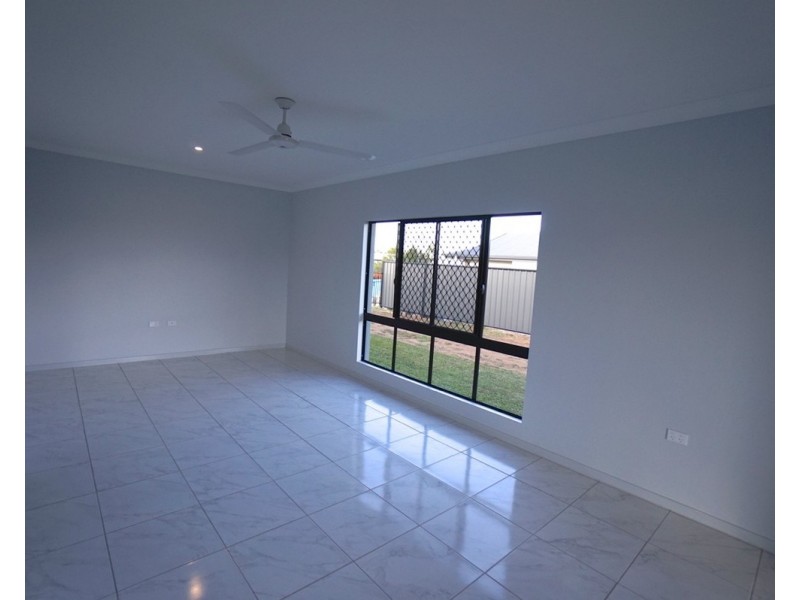 7 Sunbird Parade, Mareeba QLD 4880