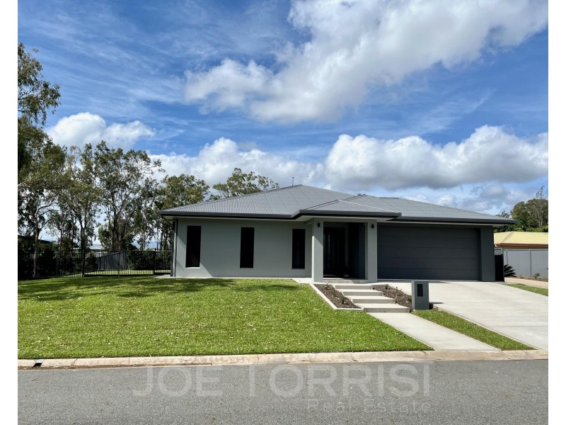 2D Yarrabee Close, Mareeba QLD 4880