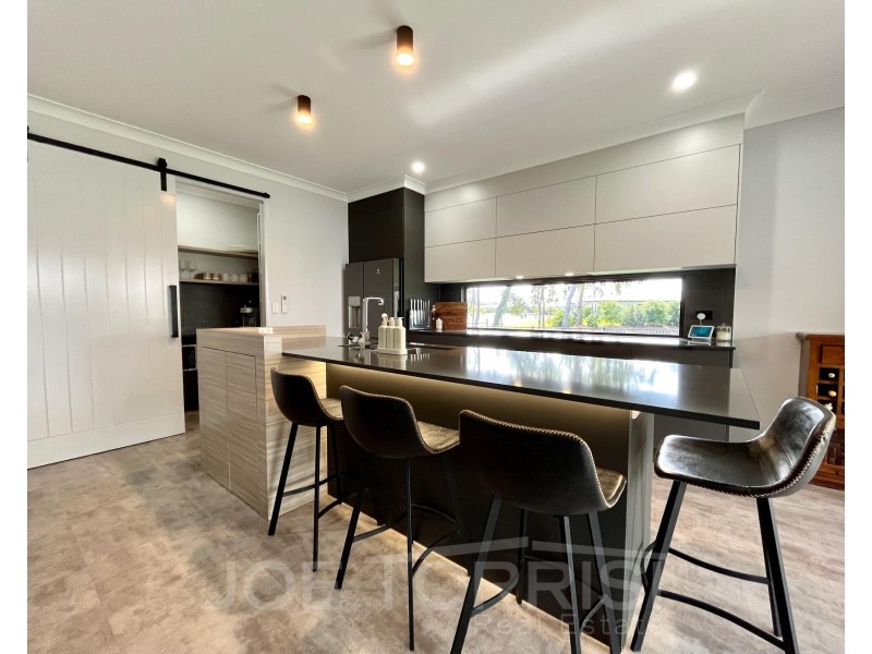 2D Yarrabee Close, Mareeba QLD 4880