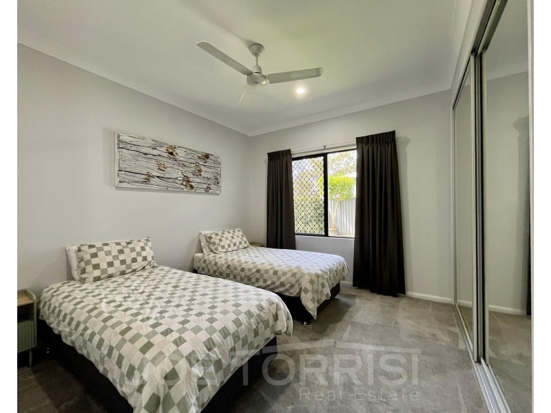 2D Yarrabee Close, Mareeba QLD 4880