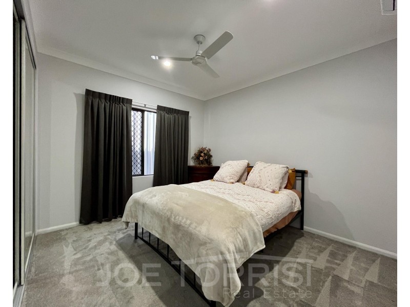 2D Yarrabee Close, Mareeba QLD 4880