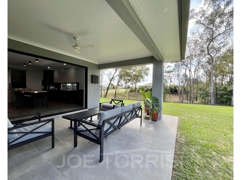 2D Yarrabee Close, Mareeba QLD 4880