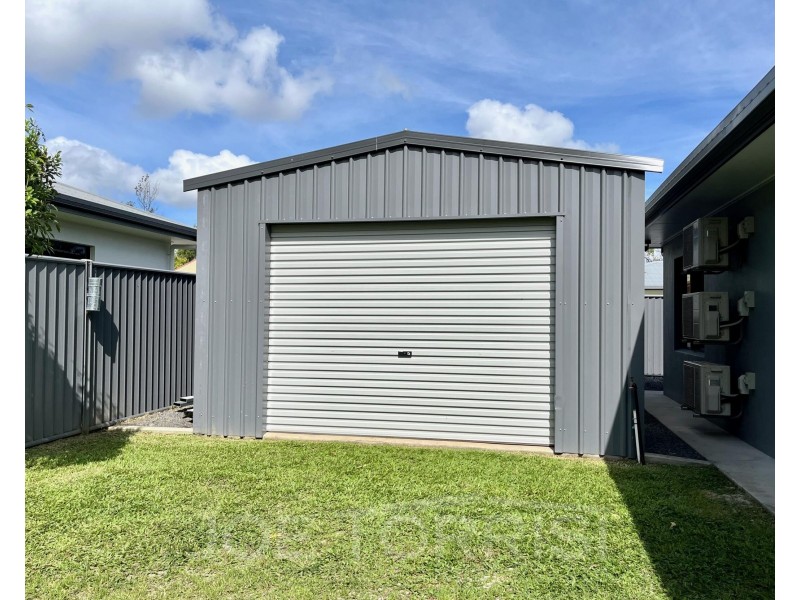 2D Yarrabee Close, Mareeba QLD 4880