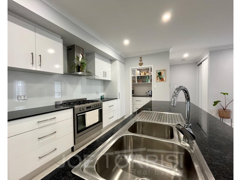 17 Sunbird Parade, Mareeba QLD 4880
