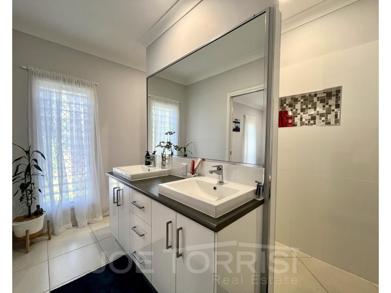 17 Sunbird Parade, Mareeba QLD 4880