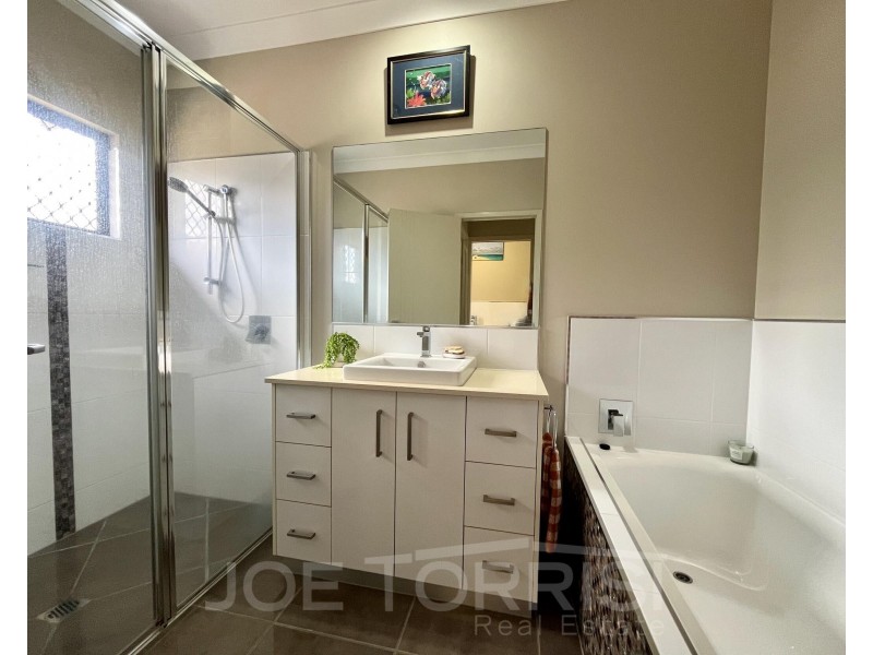 21 Mirrabook Avenue, Mareeba QLD 4880