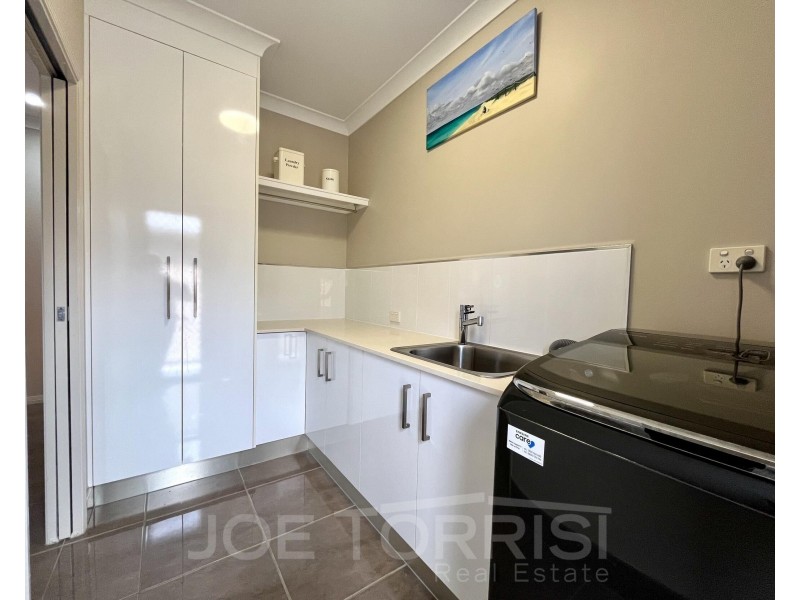 21 Mirrabook Avenue, Mareeba QLD 4880