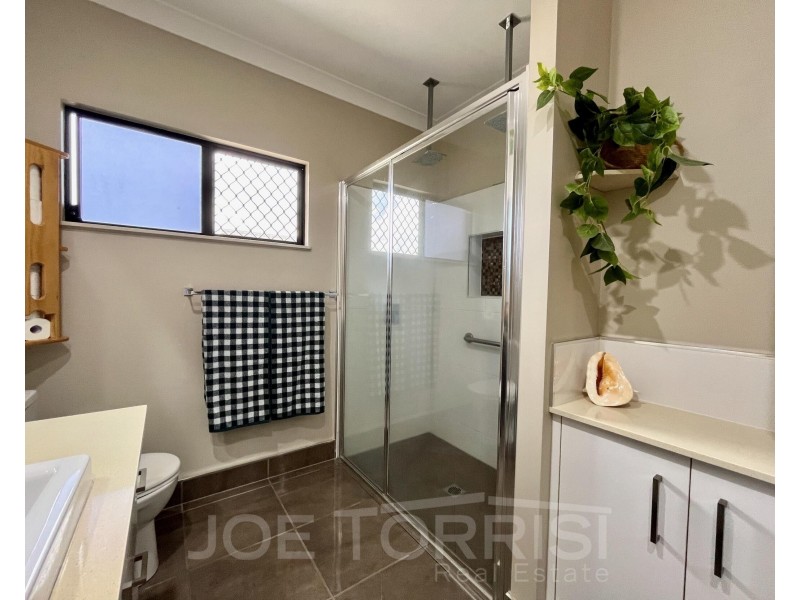 21 Mirrabook Avenue, Mareeba QLD 4880