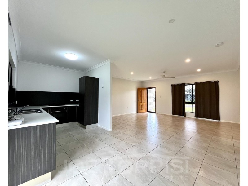 9 Summer Street, Mareeba QLD 4880