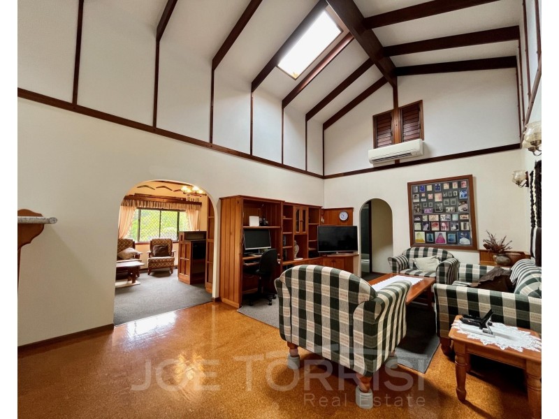 24 Owens Street, Mareeba QLD 4880