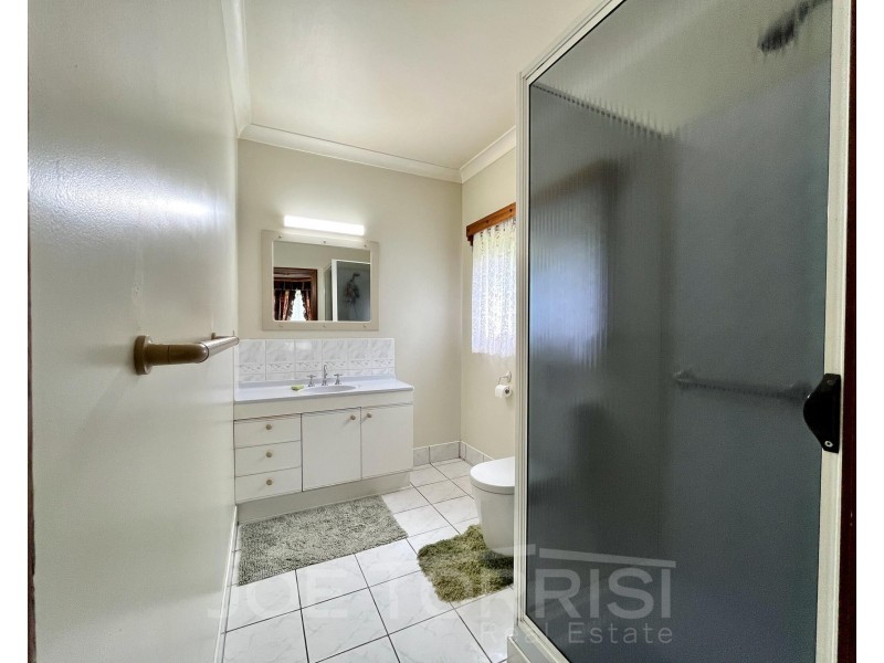 24 Owens Street, Mareeba QLD 4880