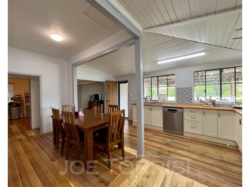 6 Molloy Street, Mareeba QLD 4880