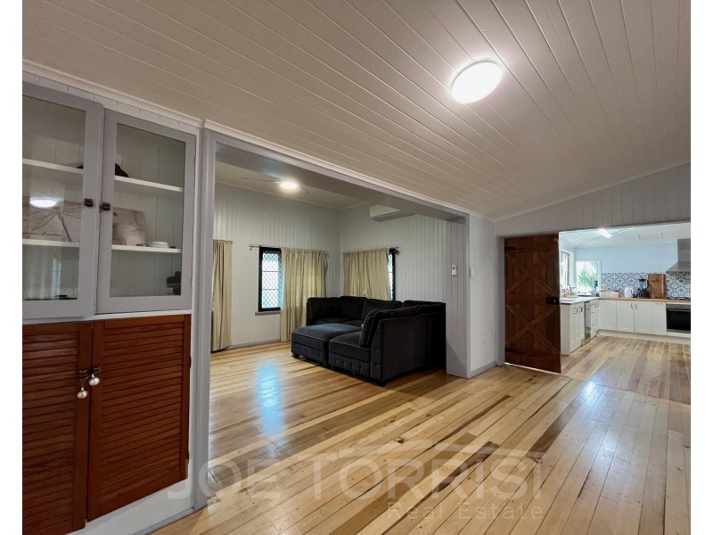 6 Molloy Street, Mareeba QLD 4880