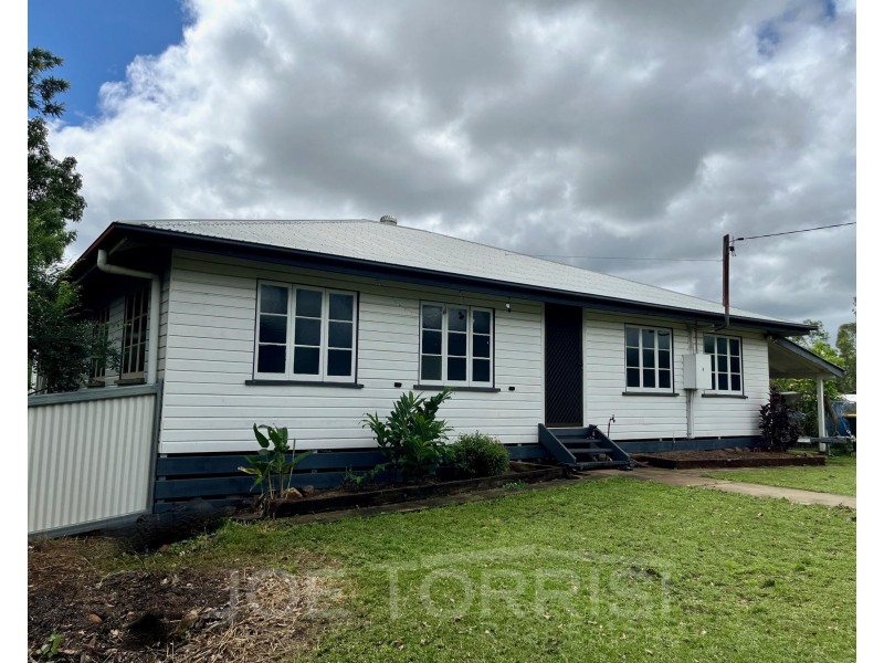 6 Molloy Street, Mareeba QLD 4880