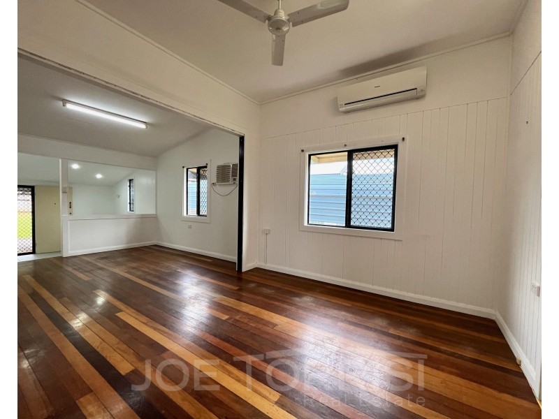 8 Troughton Street, Mareeba QLD 4880