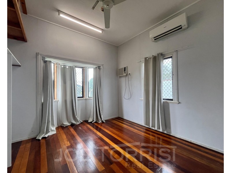 8 Troughton Street, Mareeba QLD 4880