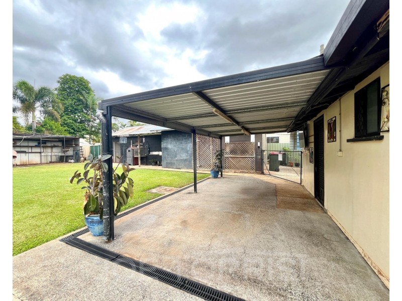 8 Troughton Street, Mareeba QLD 4880