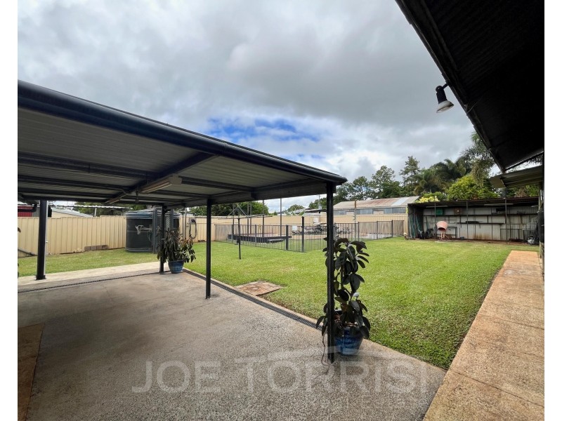 8 Troughton Street, Mareeba QLD 4880