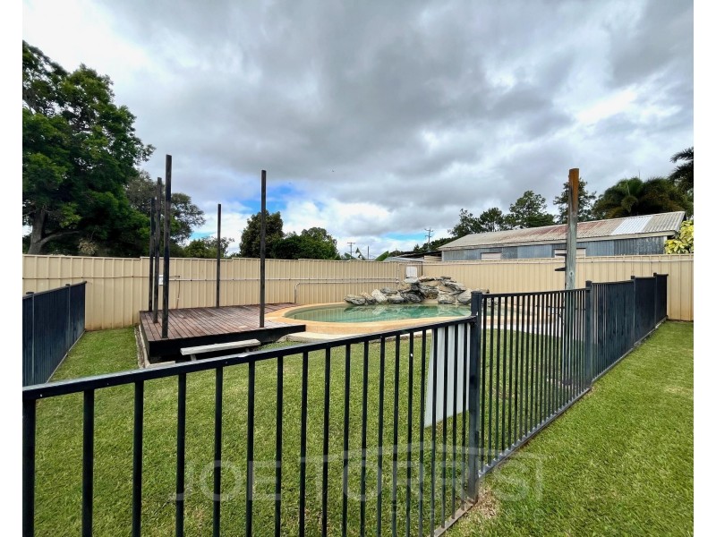 8 Troughton Street, Mareeba QLD 4880