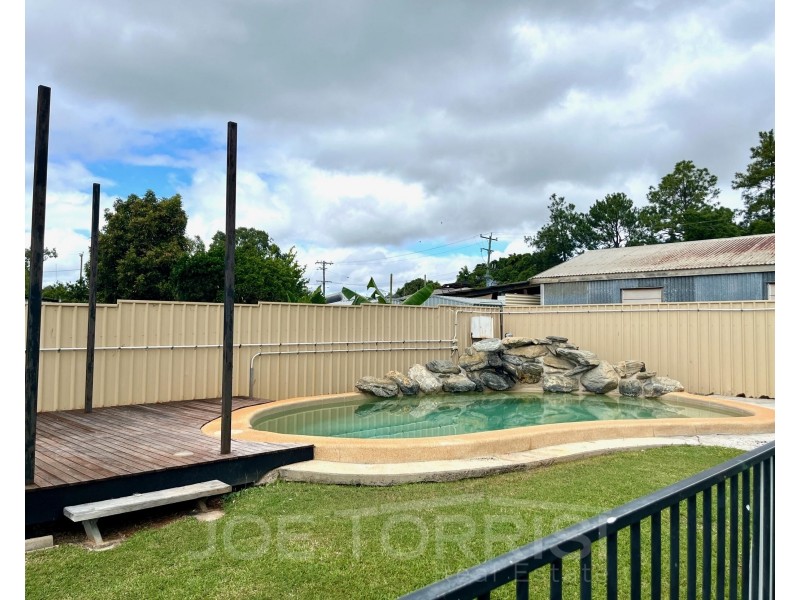 8 Troughton Street, Mareeba QLD 4880
