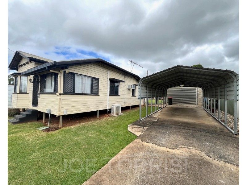 8 Troughton Street, Mareeba QLD 4880