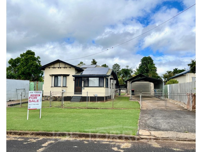 8 Troughton Street, Mareeba QLD 4880