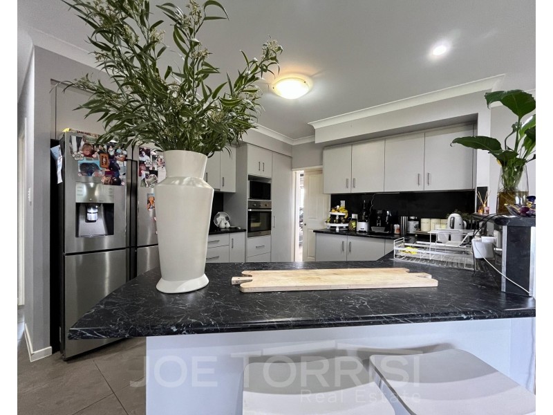 17 Amaroo Drive, Mareeba QLD 4880