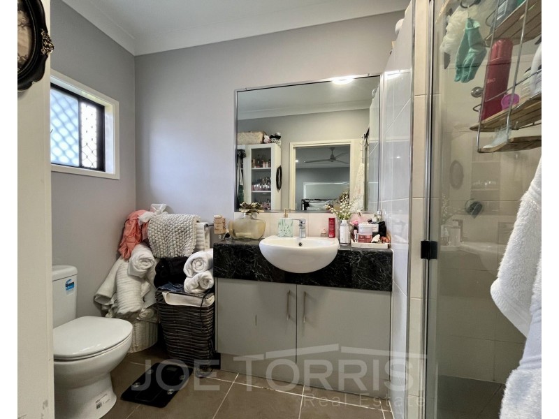 17 Amaroo Drive, Mareeba QLD 4880