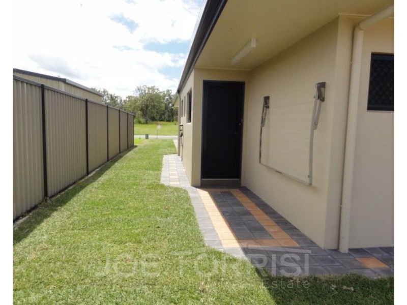 17 Amaroo Drive, Mareeba QLD 4880