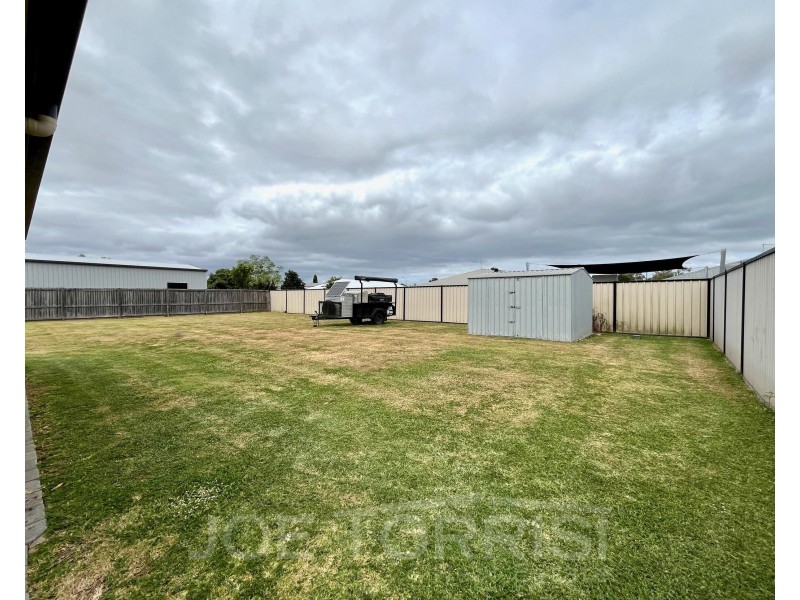 17 Amaroo Drive, Mareeba QLD 4880